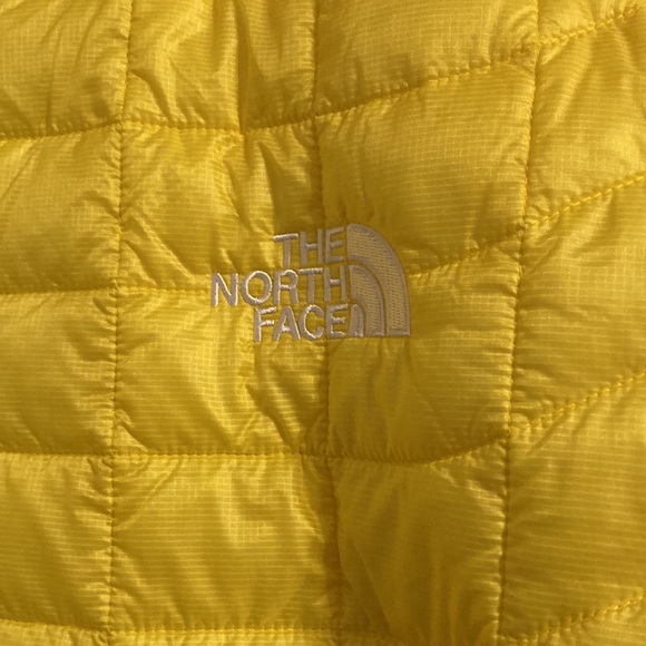 NWT North Face Thermoball Eco Jacket - Lighting Yellow - Picture 7 of 10